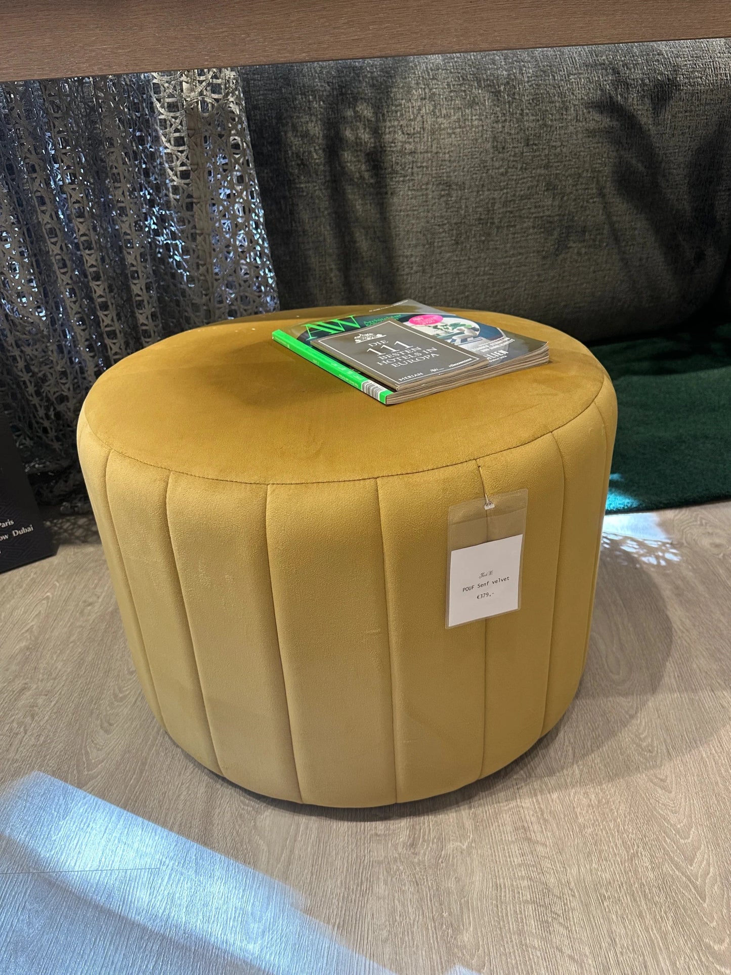 FINK Velvet Pouf - Mustard - Showroom Piece - Schweizer Wohnkonzept