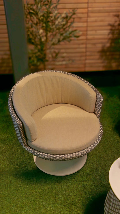 BLOOM Outdoor Lounge Set – Table & Lounge Chairs - Schweizer Wohnkonzept