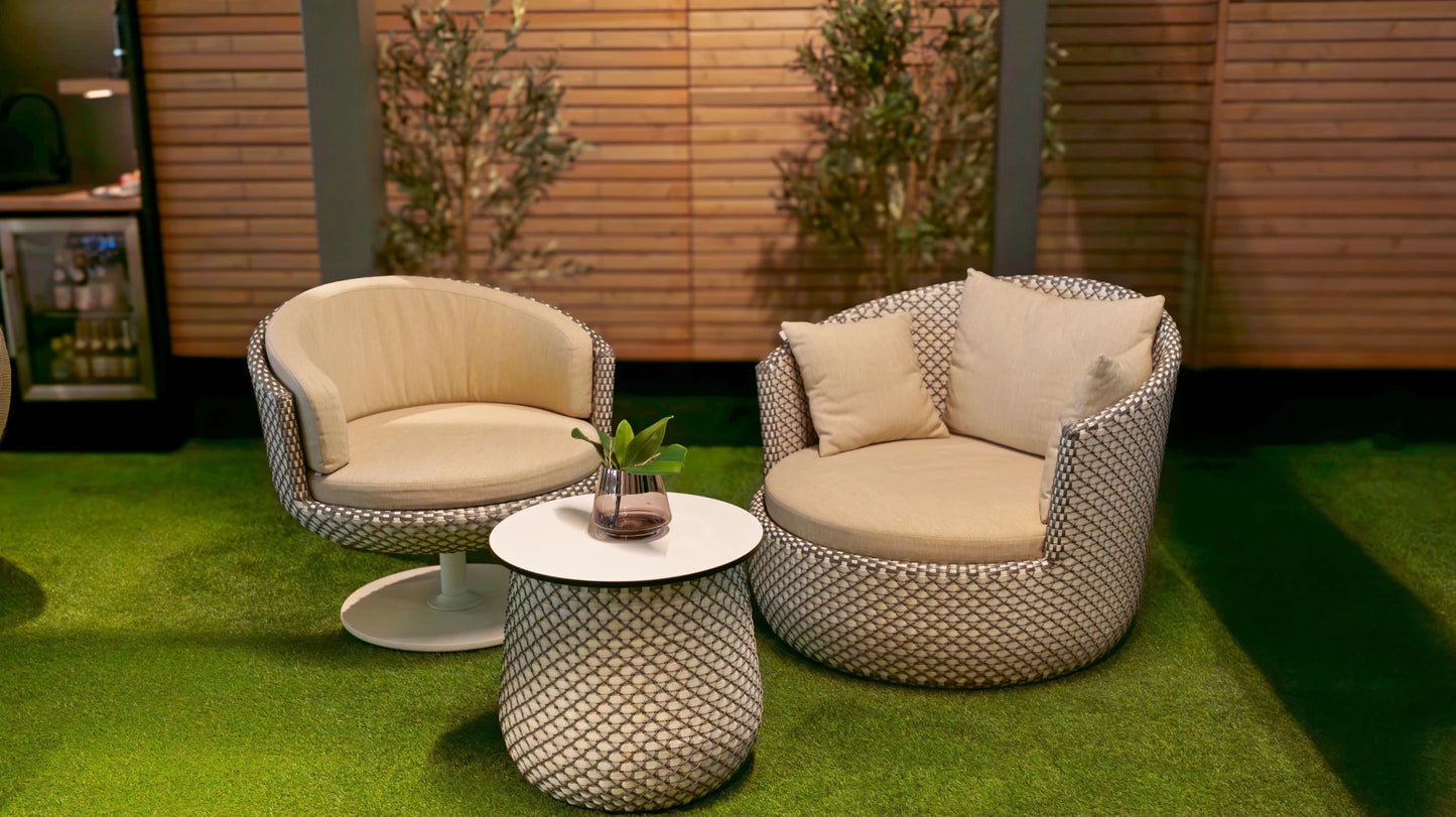 BLOOM Outdoor Lounge Set – Table & Lounge Chairs - Schweizer Wohnkonzept