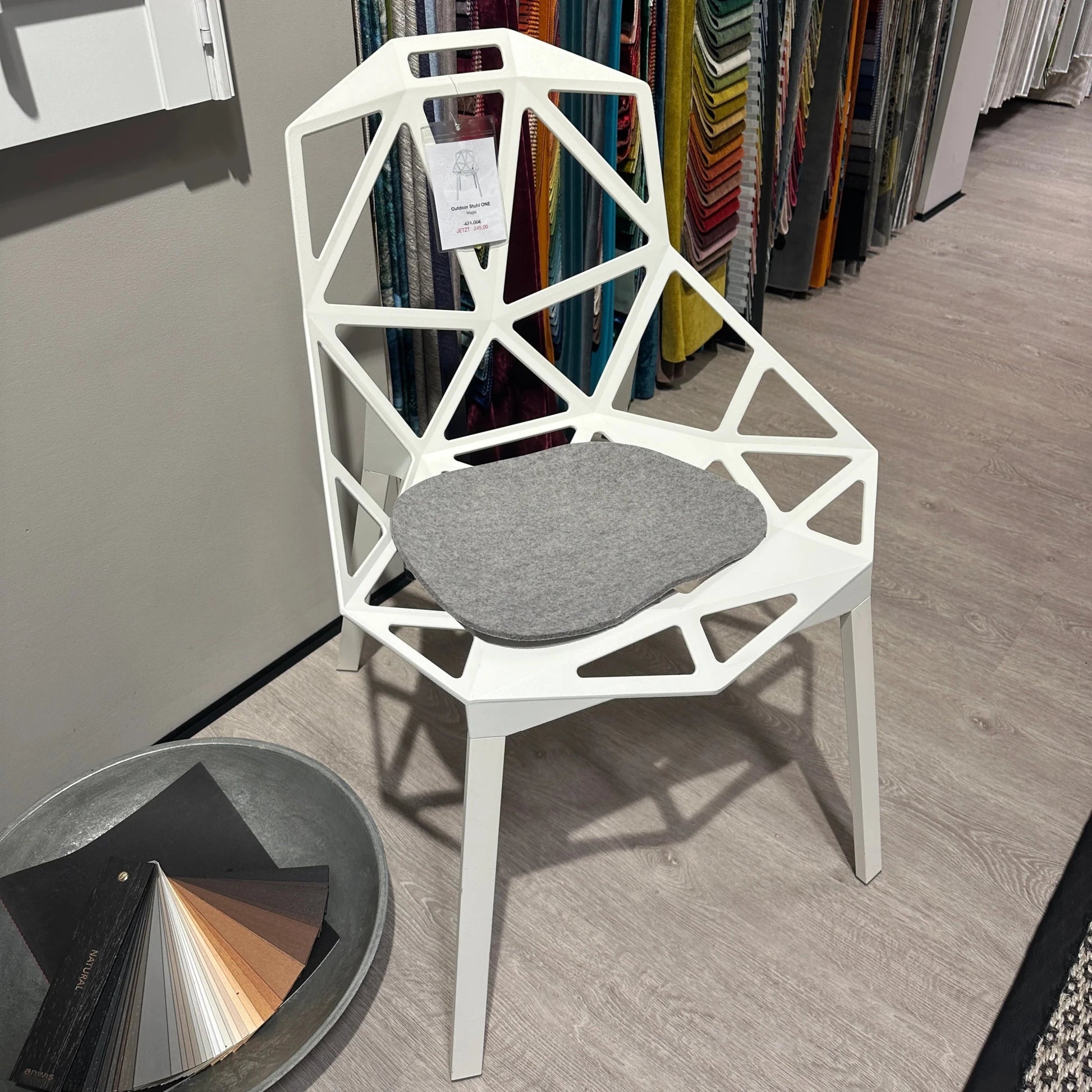 MAGIS Chair_One Outdoor Chair - White - Display Model - Schweizer Wohnkonzept