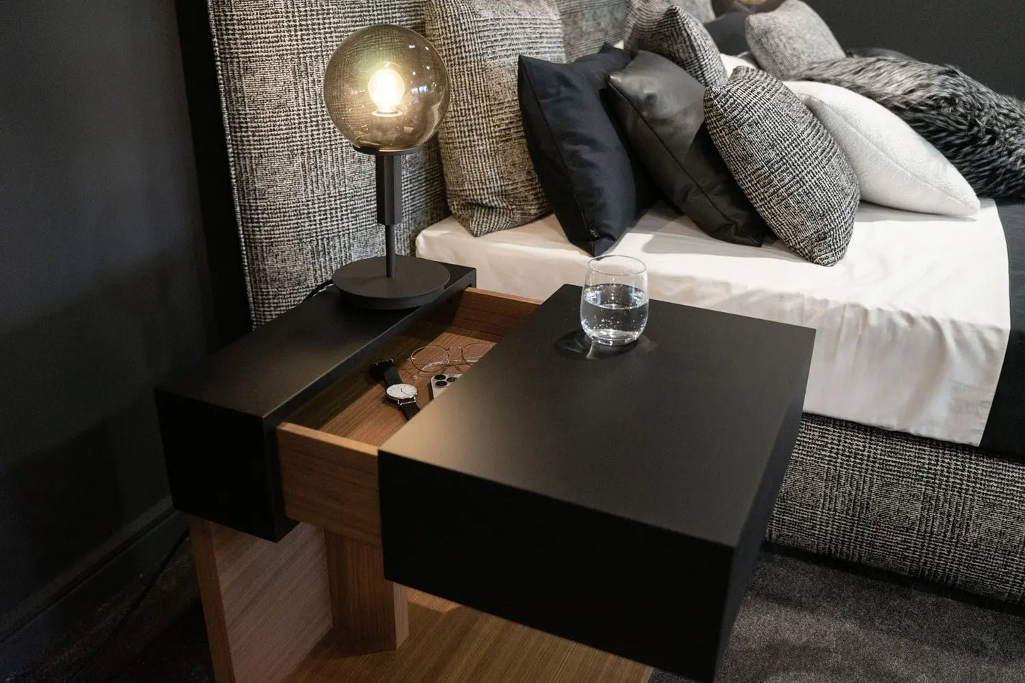 PHILIP - Bedside Table - Schweizer Wohnkonzept